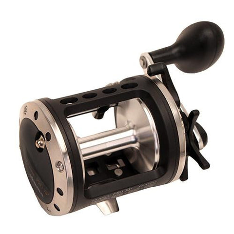 Classic Pro XP Reel - 3.8:1 Gear Ratio, 2BB Bearings, 18 lb Max Drag, Right Hand